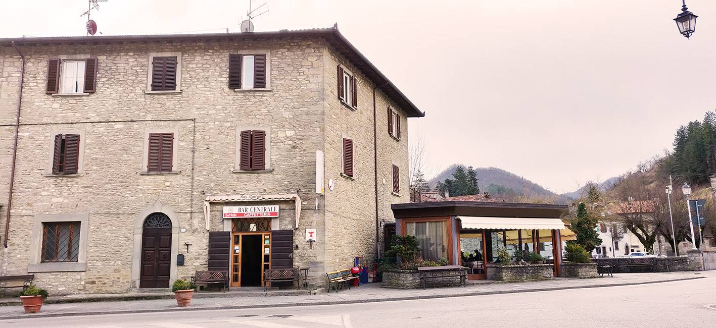 PALAZZUOLO SUL SENIO, café for sale of 150 Sq. mt., Quite good conditions, Energetic class: G, placed at Ground, composed by: 5 Rooms, 2 Bathrooms, 