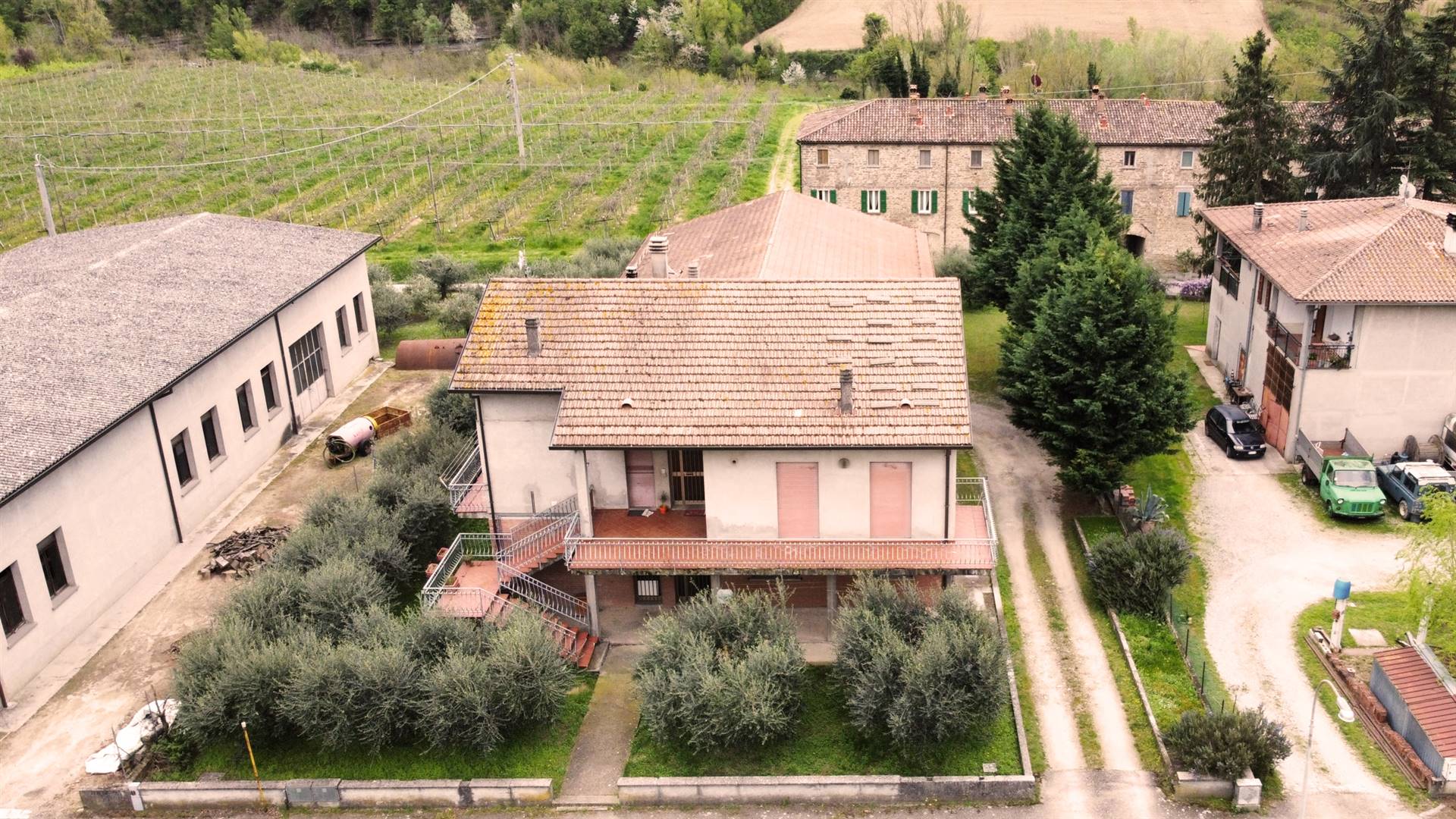 CASTELLINA, BRISIGHELLA, Detached house for sale of 800 Sq. mt., Quite good conditions, Heating Individual heating system, Energetic class: G, placed 