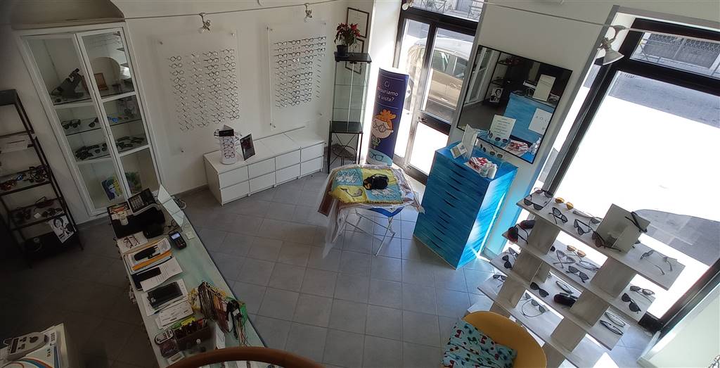 Negozio visto dalla scala interna