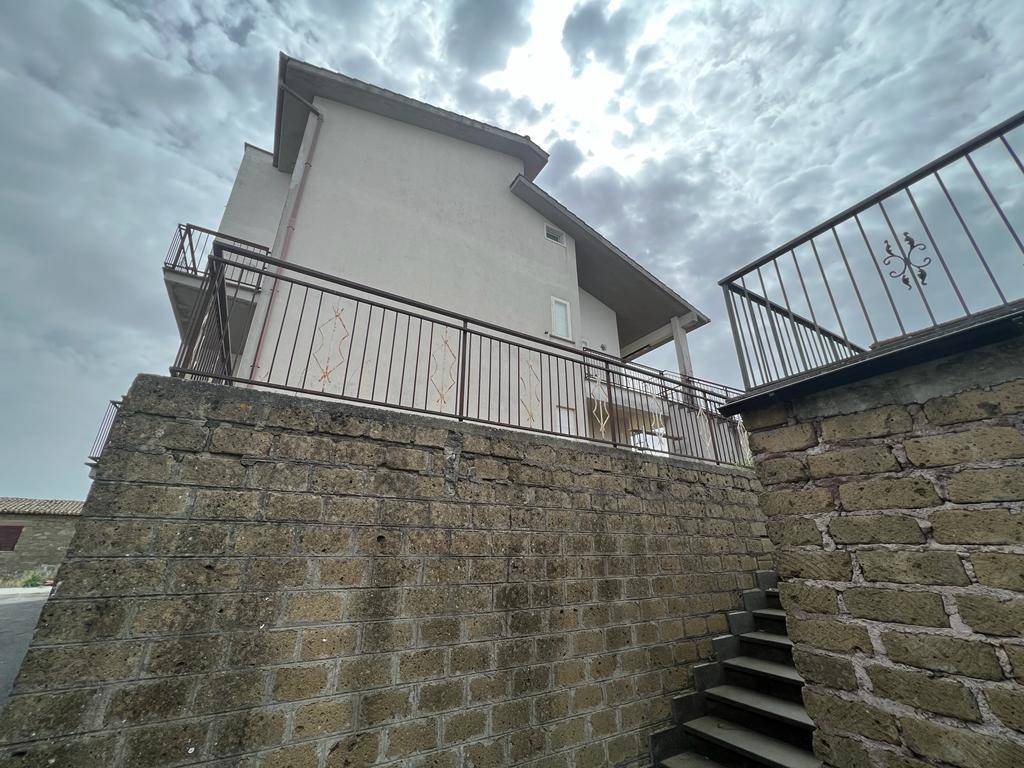 ingresso scale esterne