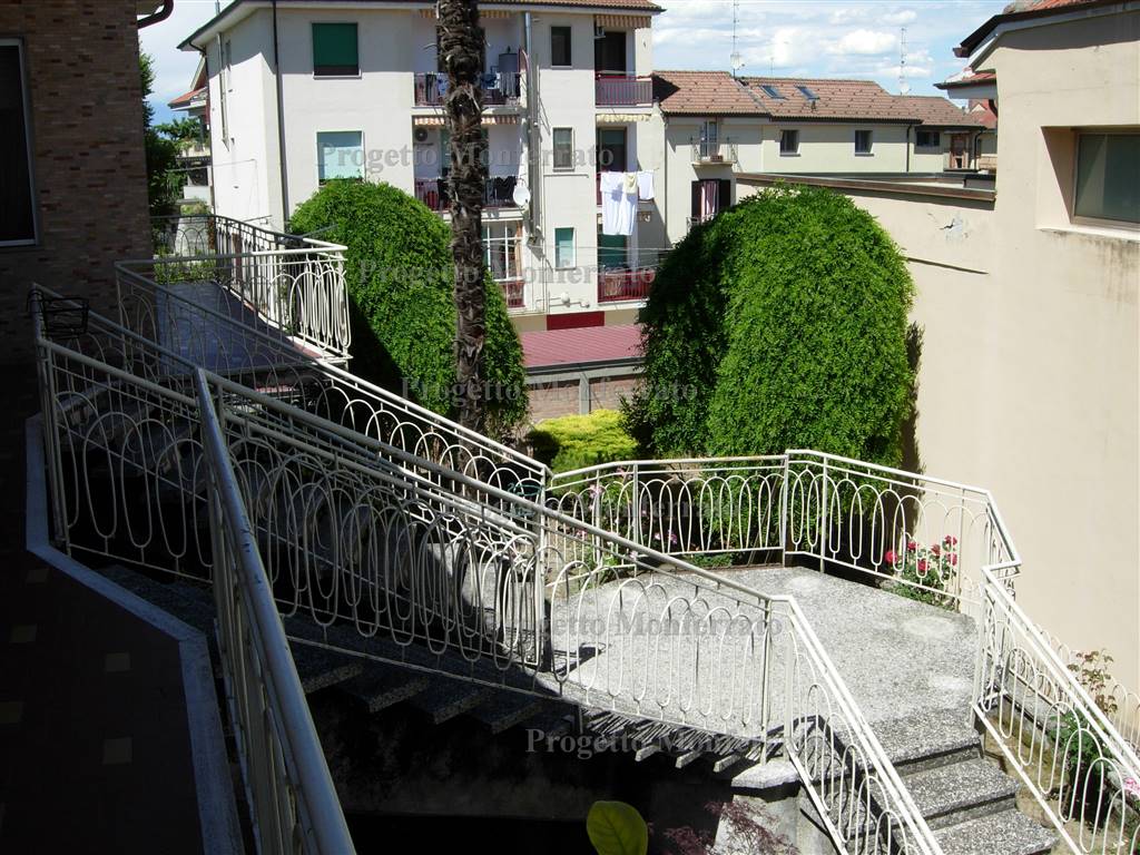 ESTERNO
