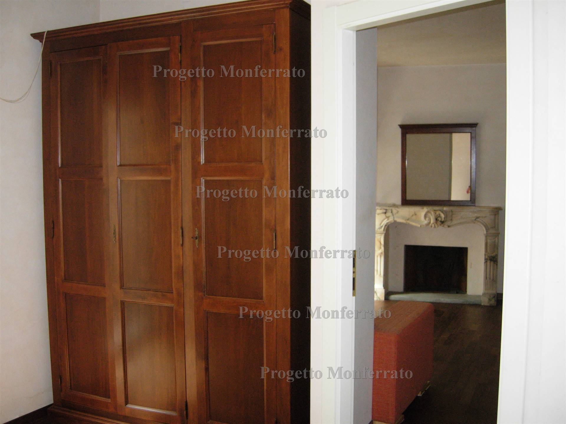 INTERNO
