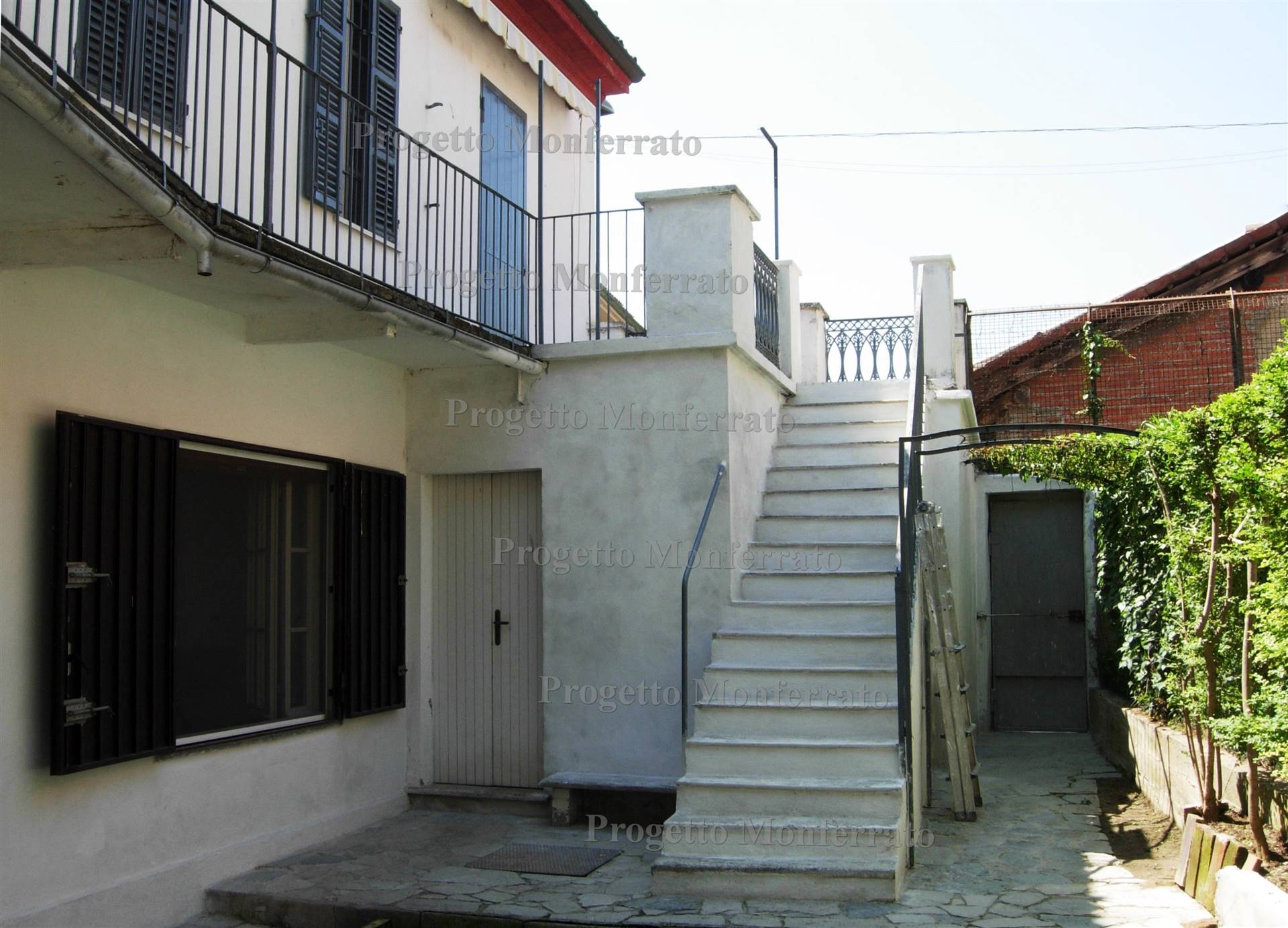 ESTERNO