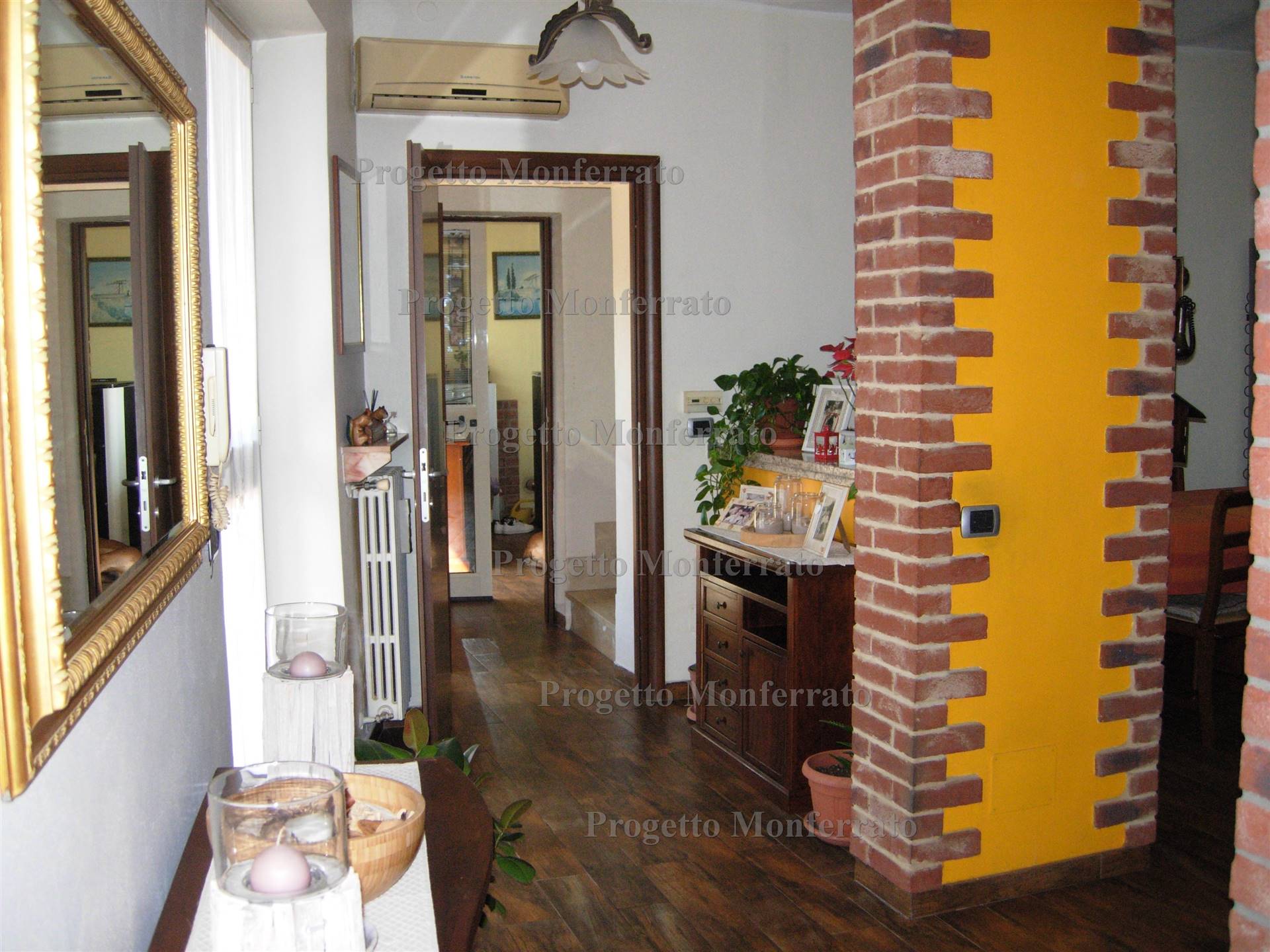 INTERNO