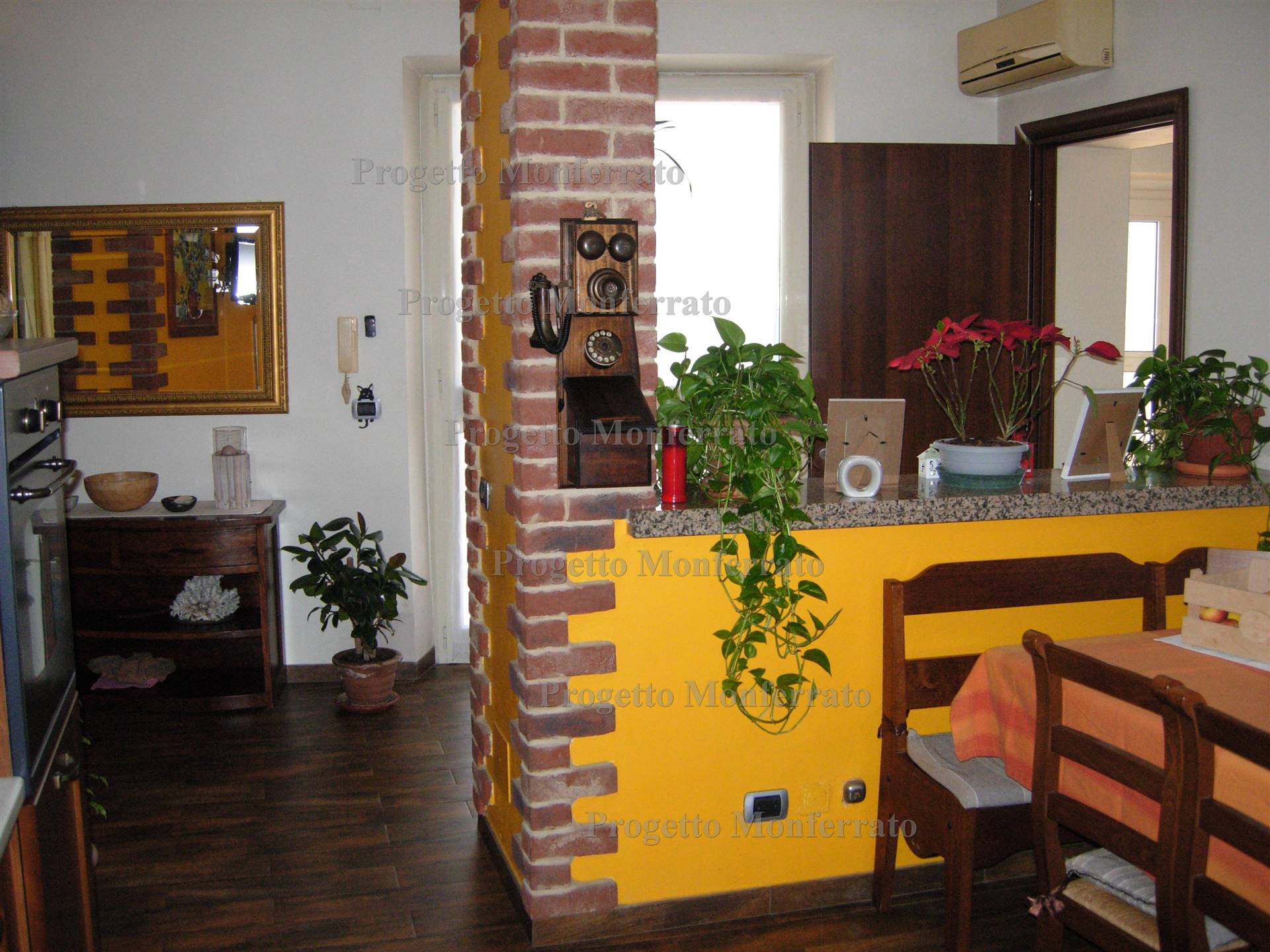 INTERNO